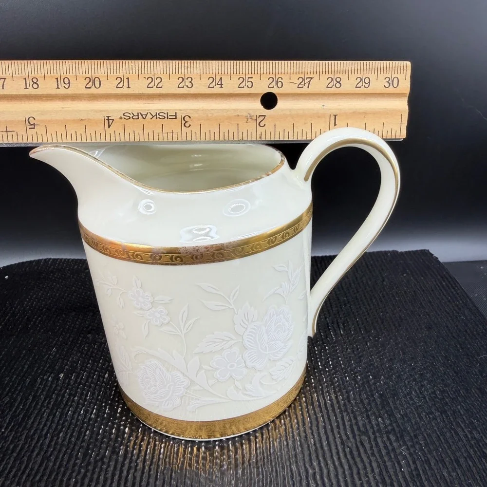 Mikasa Antique Lace L5531 Creamer and Sugar Bowl Set Gold Trim Fine China Japan‎